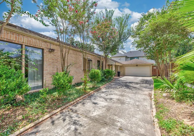 Photo 4 of Single family home for sale at 251 Gessner Rd, Houston, TX 77024 | MLS# 67582331 | Listing updated on 2026-09-07