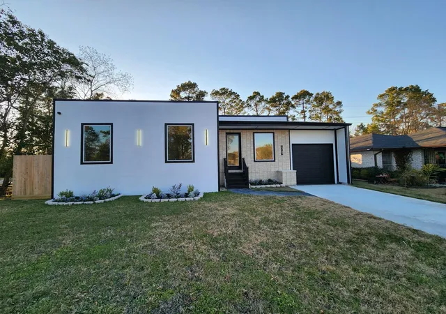 Photo 4 of Single family home for sale at 12107 Haroldson Forest Dr, Houston, TX 77044 | MLS# 70814612 | Listing updated on 2026-08-15