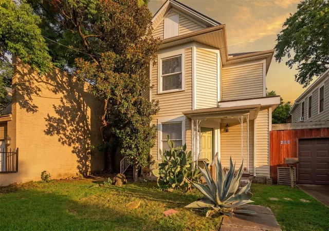 34th image of 211 Emerson St, Houston, TX 77006 | MLS# 49257810