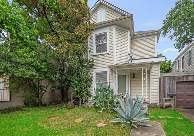 4th image of 211 Emerson St, Houston, TX 77006 | MLS# 49257810