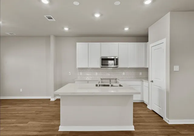 3rd image of 2918 Wind Cave Ln, Rosharon, TX 77583 | MLS# 44553087