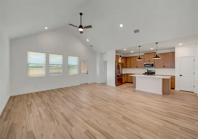 Photo 4 of Single family home for sale at 343 W Rose Marie Ln, Montgomery, TX 77356 | MLS# 43237529 | Listing updated on 2026-09-20