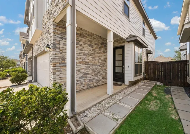 3rd image of 4055 Champlain Wy, Rosharon, TX 77583 | MLS# 52720021