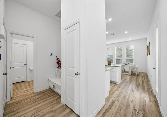 4th image of 4055 Champlain Wy, Rosharon, TX 77583 | MLS# 52720021