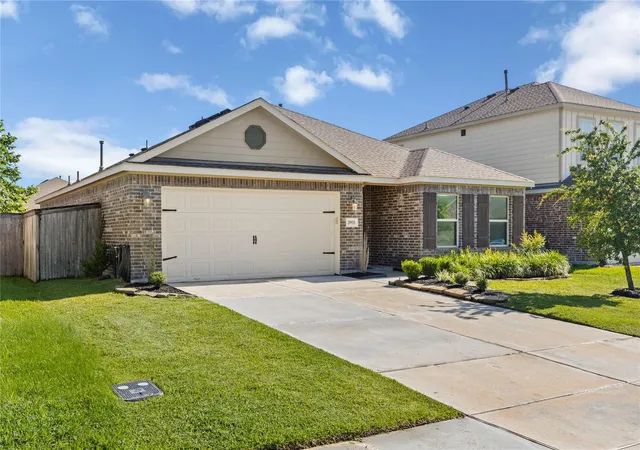 Photo 2 of Single family home for sale at 20935 Canary Wood Ln, New Caney, TX 77357 | MLS# 2440266 | Listing updated on 2026-09-25
