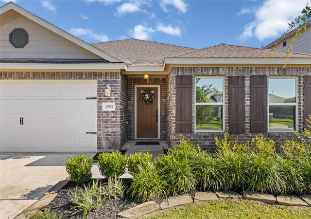Photo 3 of Single family home for sale at 20935 Canary Wood Ln, New Caney, TX 77357 | MLS# 2440266 | Listing updated on 2026-09-25