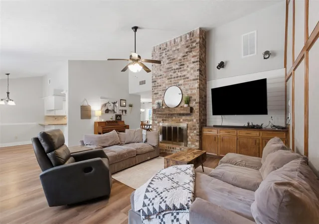 5th image of 2218 Silver Falls Dr, Kingwood, TX 77339 | MLS# 64871765