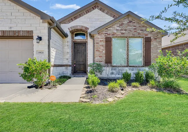 Photo 1 of Sale Pending at 10026 Thicket Park Ln, Humble, TX 77396 | MLS# 43430264 | Listing updated on 2026-09-15