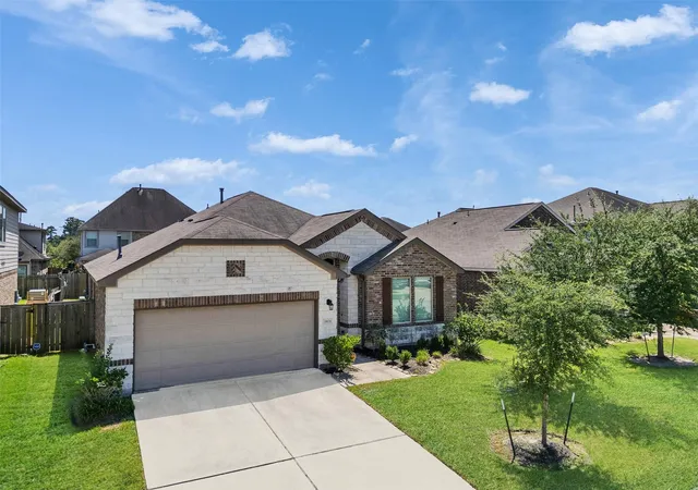 Photo 2 of Sale Pending at 10026 Thicket Park Ln, Humble, TX 77396 | MLS# 43430264 | Listing updated on 2026-09-15