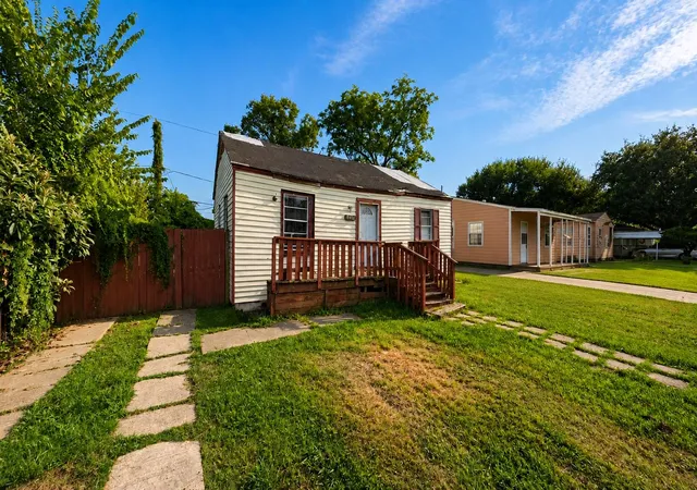 Photo 1 of Sale Pending at 10242 Flaxman St, Houston, TX 77029 | MLS# 5908582 | Listing updated on 2026-08-17