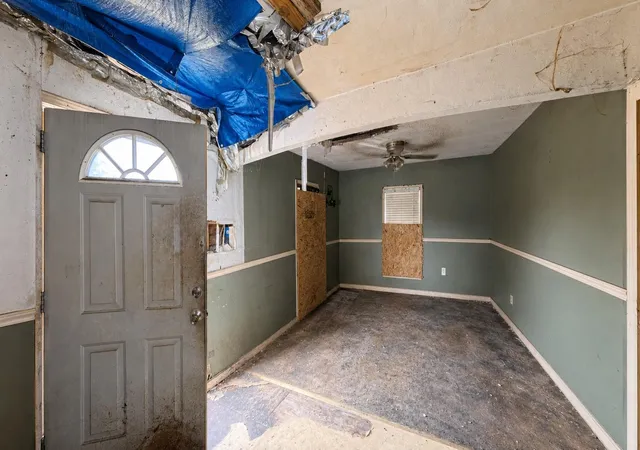 Photo 2 of Sale Pending at 10242 Flaxman St, Houston, TX 77029 | MLS# 5908582 | Listing updated on 2026-08-17