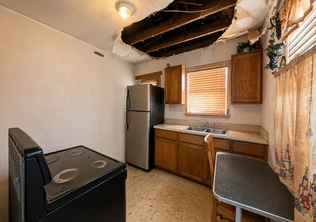 Photo 3 of Sale Pending at 10242 Flaxman St, Houston, TX 77029 | MLS# 5908582 | Listing updated on 2026-08-17