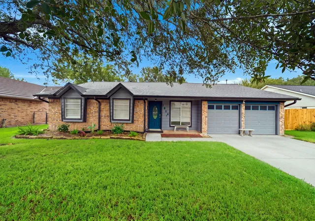 4th image of 1814 Crooked Creek Ln, Pearland, TX 77581 | MLS# 11983333