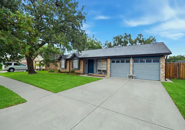 5th image of 1814 Crooked Creek Ln, Pearland, TX 77581 | MLS# 11983333