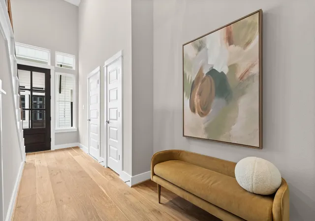 Photo 3 of Single family home for sale at 1175 W 19th Street, Houston, TX 77008 | MLS# 94405172 | Listing updated on 2026-09-20