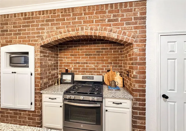 Photo 3 of Sale Pending at 5702 E Towerglen Loop, Houston, TX 77084 | MLS# 11814310 | Listing updated on 2026-09-15