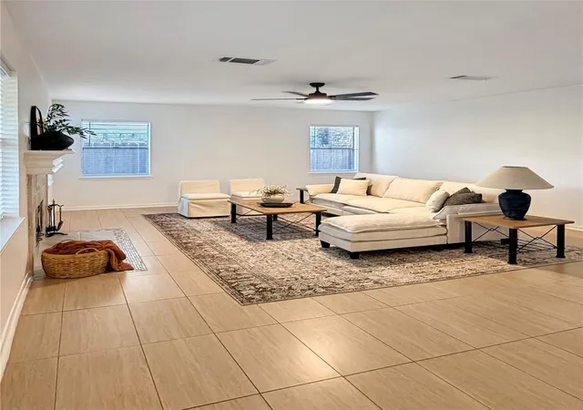 Photo 4 of Sale Pending at 5702 E Towerglen Loop, Houston, TX 77084 | MLS# 11814310 | Listing updated on 2026-09-15