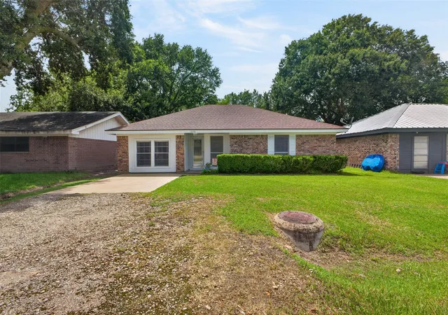1st image of 1320 W Palm Dr, Winnie, TX 77665 | MLS# 89512919