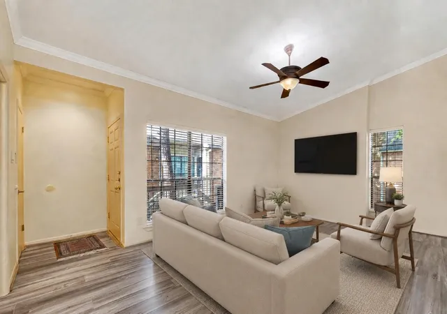3rd image of 2001 Bering Dr #2F, Houston, TX 77057 | MLS# 26676873