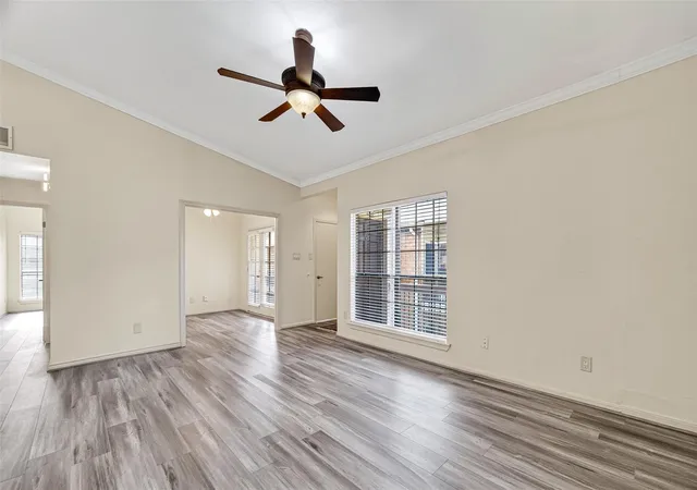 5th image of 2001 Bering Dr #2F, Houston, TX 77057 | MLS# 26676873