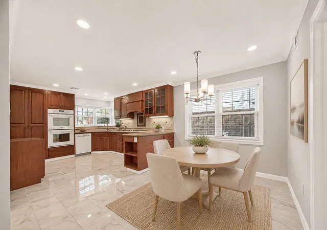 4th image of 418 N Wilcrest Dr, Houston, TX 77079 | MLS# 83224075