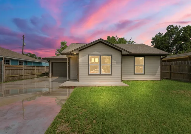 2nd image of 2403 Raymond St, Pasadena, TX 77506 | MLS# 30632569