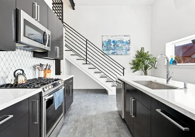 1st image of 109 Bryan St #B, Houston, TX 77011 | MLS# 16720537