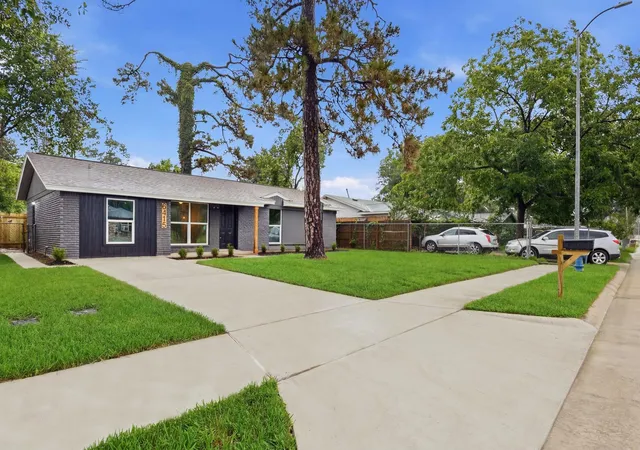 Photo 2 of Single family home for sale at 6415 Annunciation St, Houston, TX 77016 | MLS# 27436319 | Listing updated on 2026-08-14