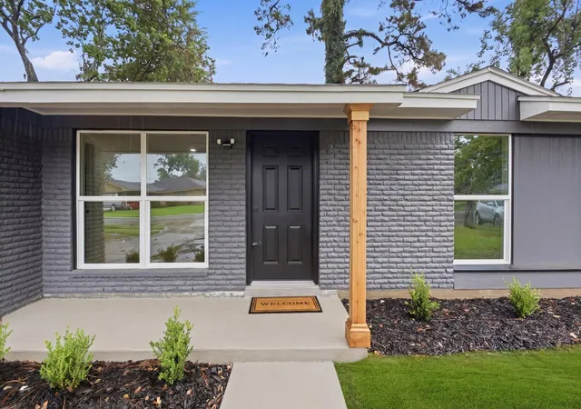 Photo 3 of Single family home for sale at 6415 Annunciation St, Houston, TX 77016 | MLS# 27436319 | Listing updated on 2026-08-14