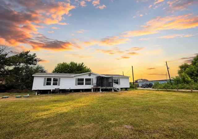 Photo 1 of Sale Pending at 1722 Dolores St, Rosharon, TX 77583 | MLS# 61834158 | Listing updated on 2026-09-08