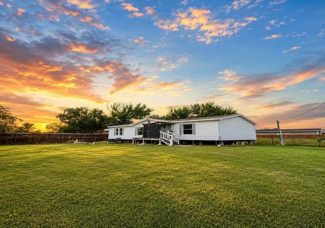 Photo 2 of Sale Pending at 1722 Dolores St, Rosharon, TX 77583 | MLS# 61834158 | Listing updated on 2026-09-08