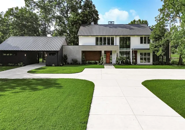 2nd image of 5210 Manor Dr, Sugar Land, TX 77479 | MLS# 39817507