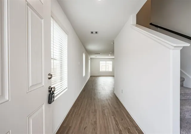 5th image of 9123 Estes Lakes Dr, Baytown, TX 77521 | MLS# 55089891