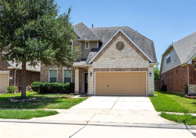 Photo 2 of Single family home for sale at 8911 Willow Wind Ln, Houston, TX 77083 | MLS# 74847278 | Listing updated on 2026-09-10