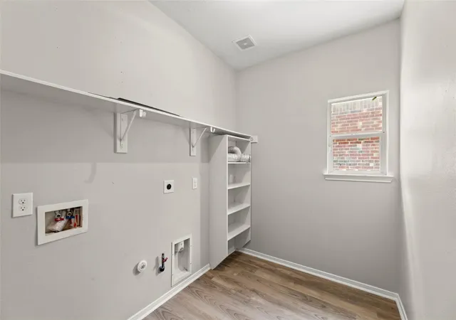 Photo 3 of Single family home for sale at 8911 Willow Wind Ln, Houston, TX 77083 | MLS# 74847278 | Listing updated on 2026-09-10