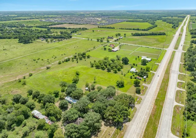 Photo 3 of Single family home for sale at 3135 Hartledge Rd, Rosenberg, TX 77471 | MLS# 50301958 | Listing updated on 2026-08-11