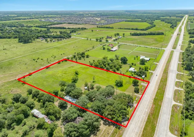 Photo 3 of Single family home for sale at 3135 Hartledge Rd, Rosenberg, TX 77471 | MLS# 50301958 | Listing updated on 2026-08-11