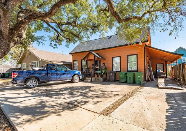 1st image of 307 York St, Houston, TX 77003 | MLS# 32027103