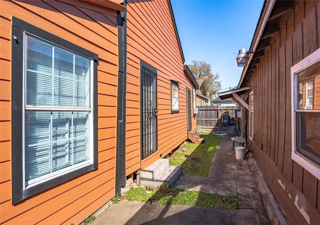 5th image of 307 York St, Houston, TX 77003 | MLS# 32027103