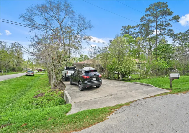 Photo 3 of Single family home for sale at 2137 Honey Tree St, Conroe, TX 77385 | MLS# 46835348 | Listing updated on 2026-08-25