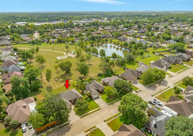 Photo 3 of Single family home for sale at 203 Lexington Ave, Clute, TX 77531 | MLS# 77276842 | Listing updated on 2026-09-14