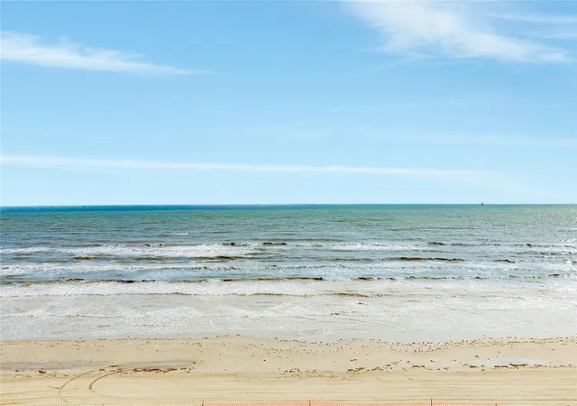 41st image of 12207 Hershey Bch, Galveston, TX 77554 | MLS# 98310113