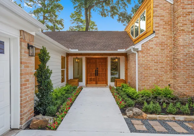 Photo 3 of Single family home for sale at 76 Woodhaven Wood Dr, Spring, TX 77380 | MLS# 19101984 | Listing updated on 2026-09-06