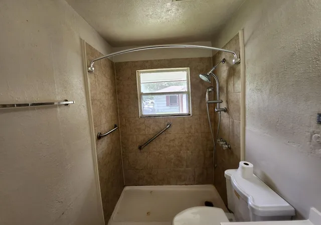 4th image of 5535 Flamingo Dr, Houston, TX 77033 | MLS# 72757679