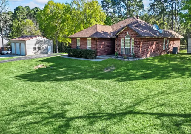 1st image of 13 Westwood Dr, Huntsville, TX 77320 | MLS# 93107991