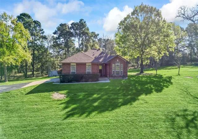 3rd image of 13 Westwood Dr, Huntsville, TX 77320 | MLS# 93107991