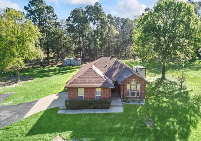 4th image of 13 Westwood Dr, Huntsville, TX 77320 | MLS# 93107991