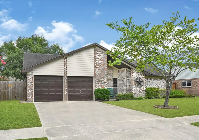 2nd image of 10406 Rocky Hollow Rd, La Porte, TX 77571 | MLS# 78712561