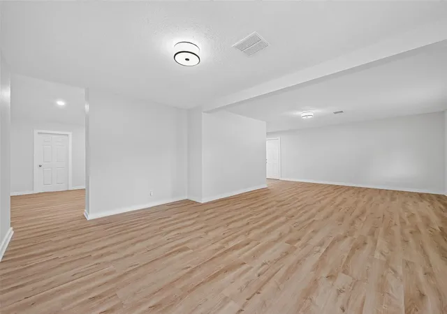 Photo 4 of Single family home for sale at 6418 Standing Oaks St, Houston, TX 77050 | MLS# 886180 | Listing updated on 2026-09-13