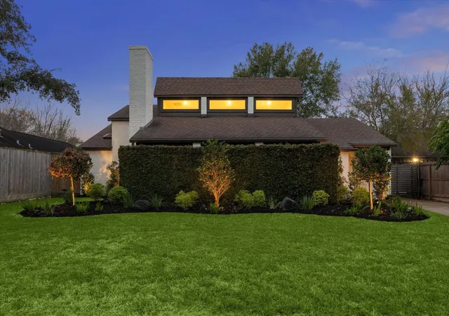 image of 3210 Freshmeadows Dr, Houston, TX 77063 | MLS# 27656483